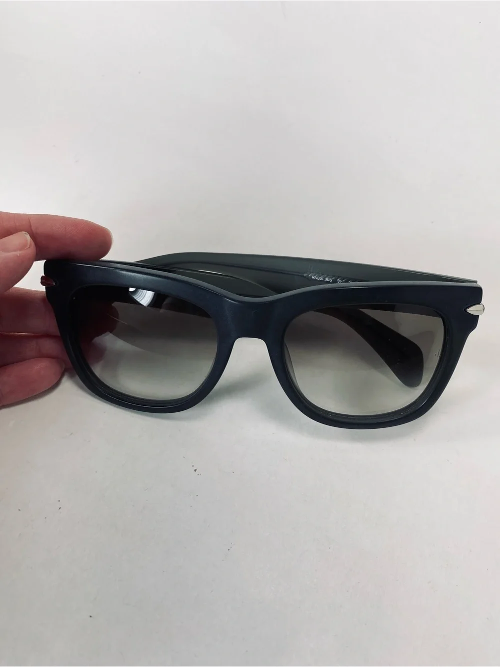 Rag & Bone Men's Square Dark Gray Black Matte Sunglasses RNB 5006/S (scratch)